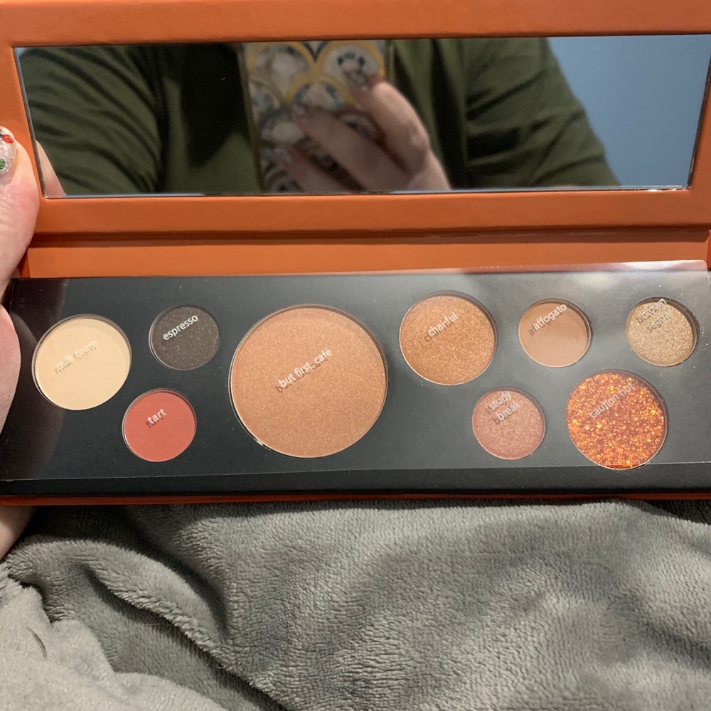 Touch in Sol Fill Up Orange eyeshadow palette